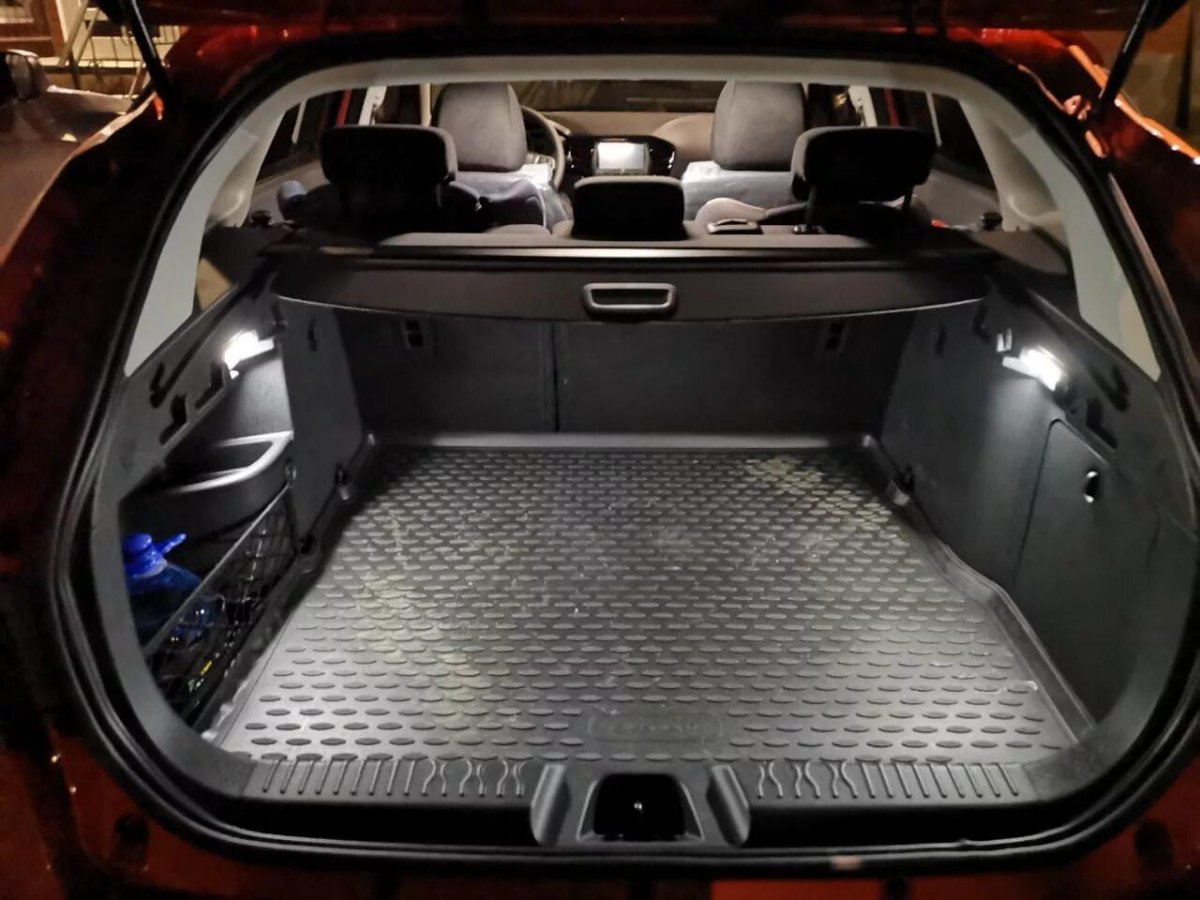 Лада Веста св кросс багажник