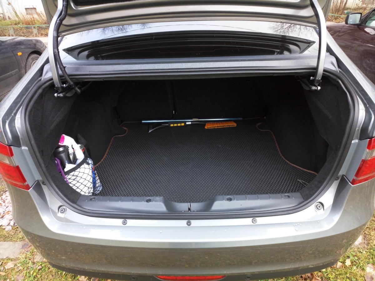 Багажник Веста седан