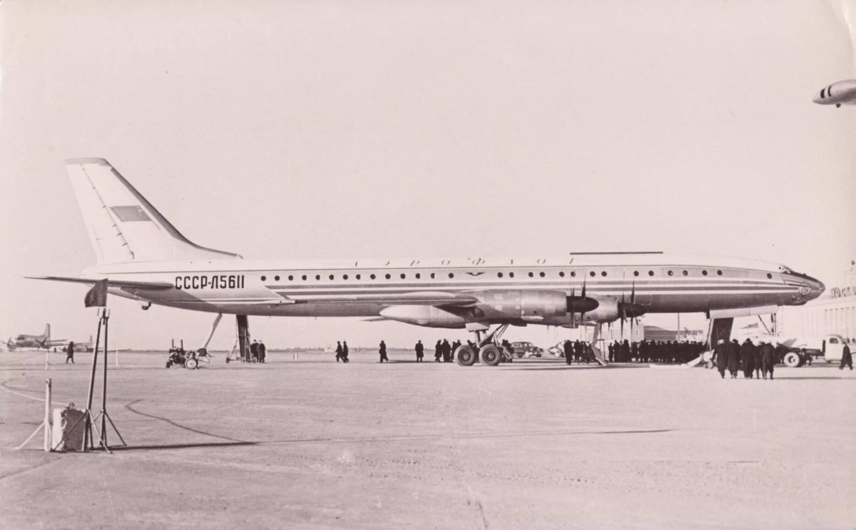 Самолёт ту-114 СССР