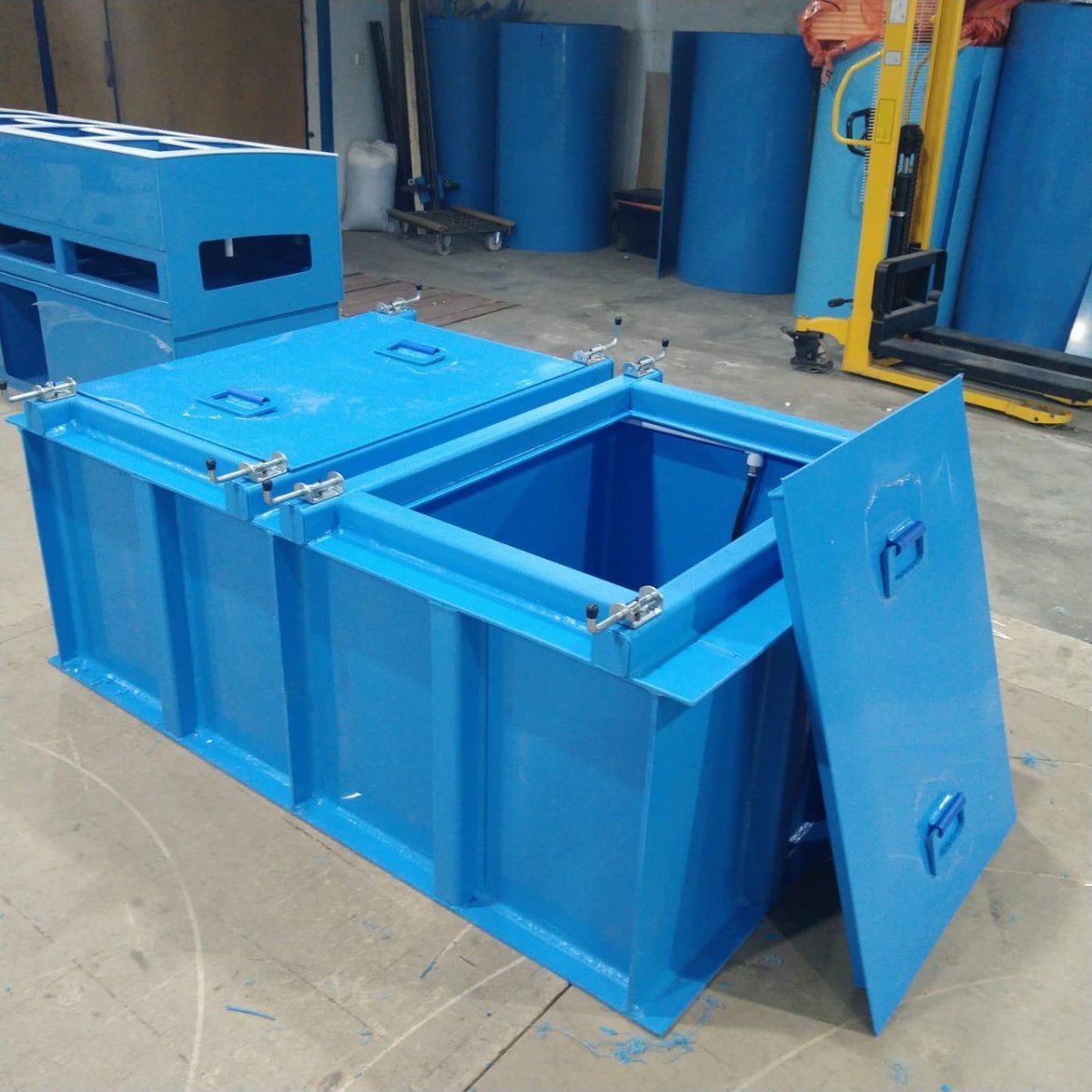 Емкость для живой рыбы