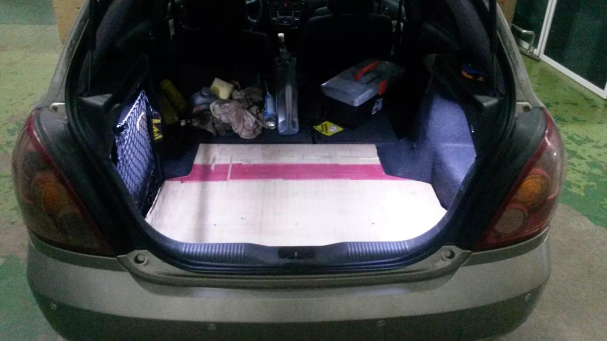 Nissan Almera n16 хэтчбек багажник