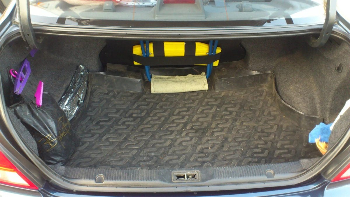 Nissan Almera Classic багажник