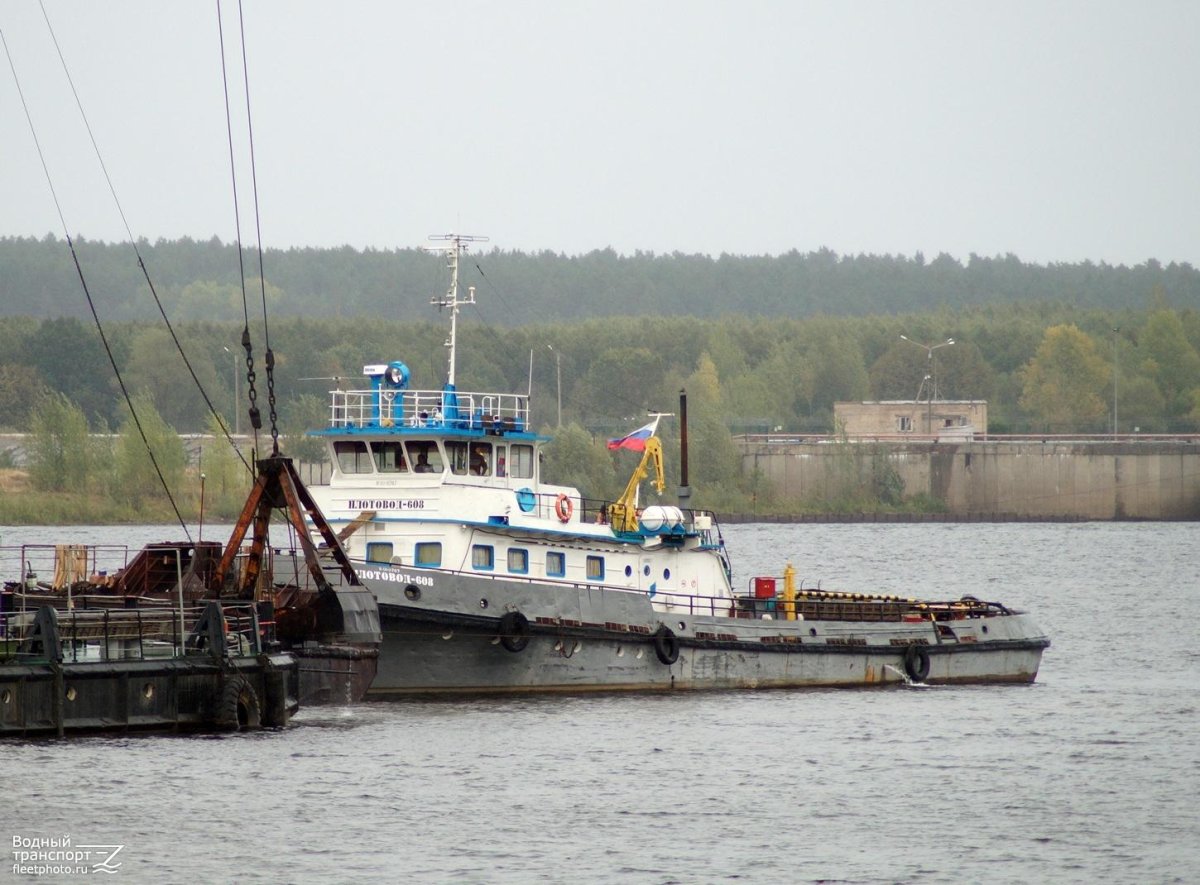 Плотовод 611 теплоход
