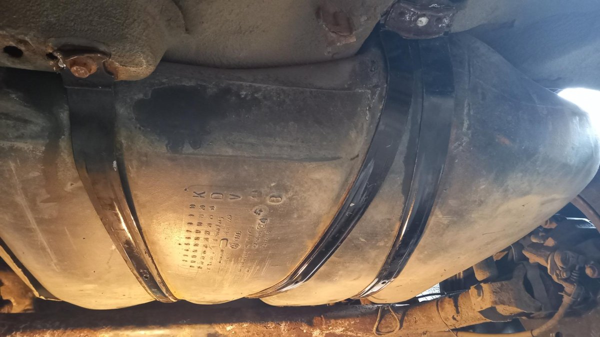 Фото топливного бака Passat b3 универсал