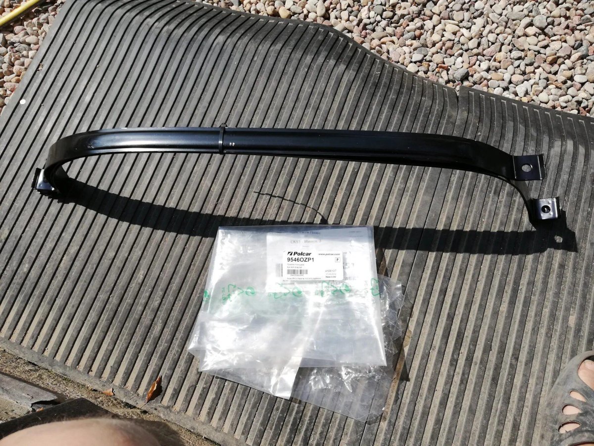 Крепление бака гольф 3