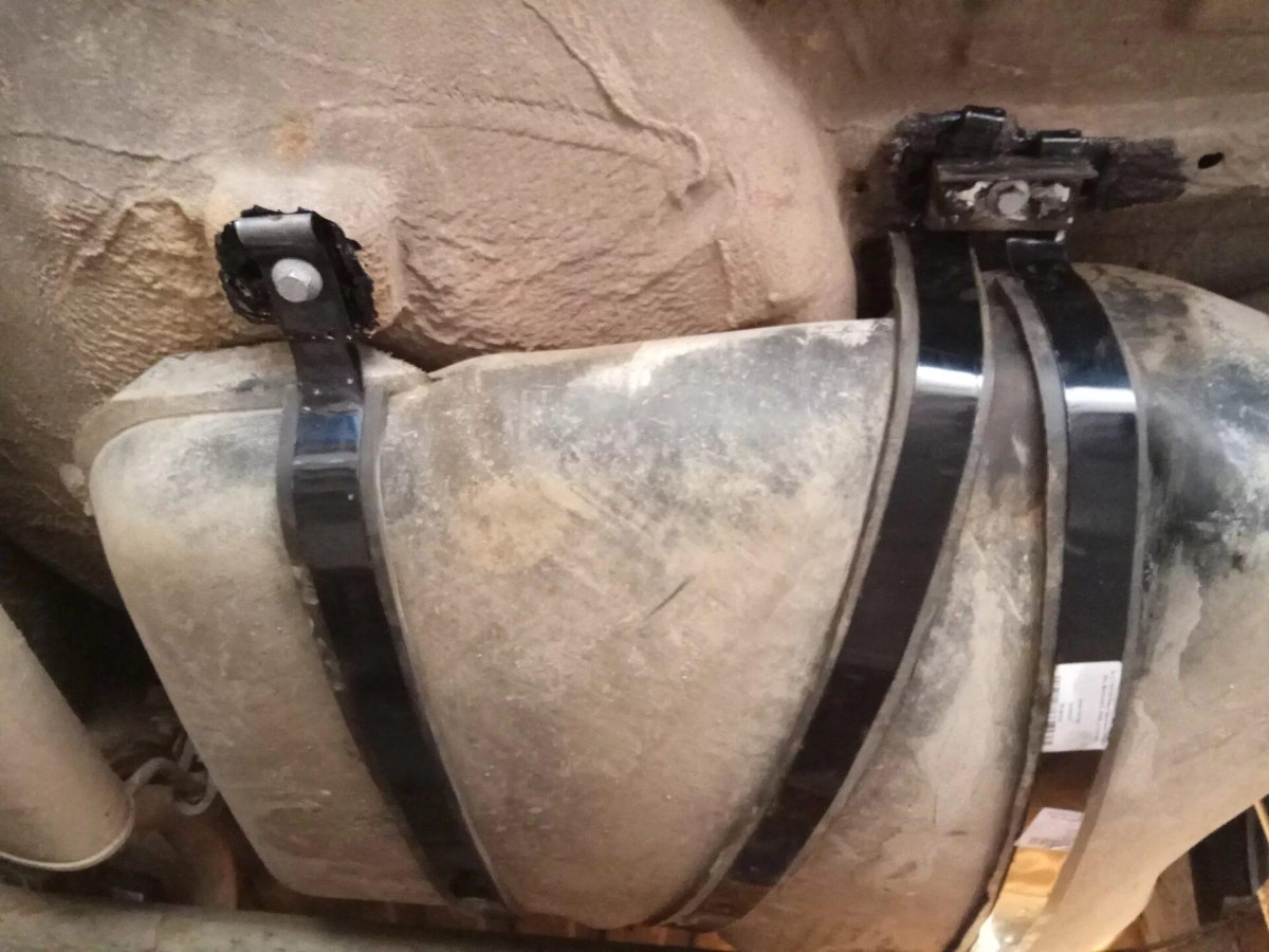 Крепление бензобака Фольксваген т4