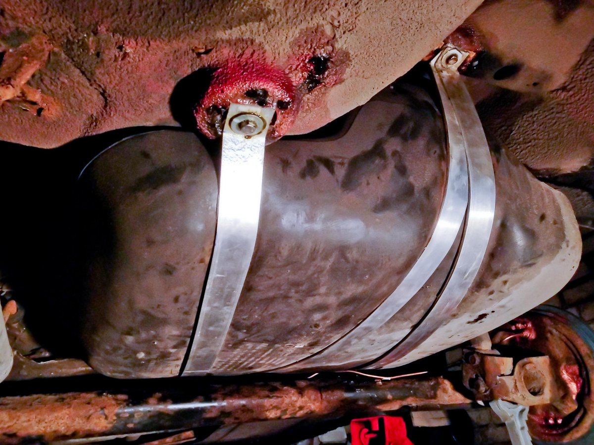 Бак Пассат б3 универсал