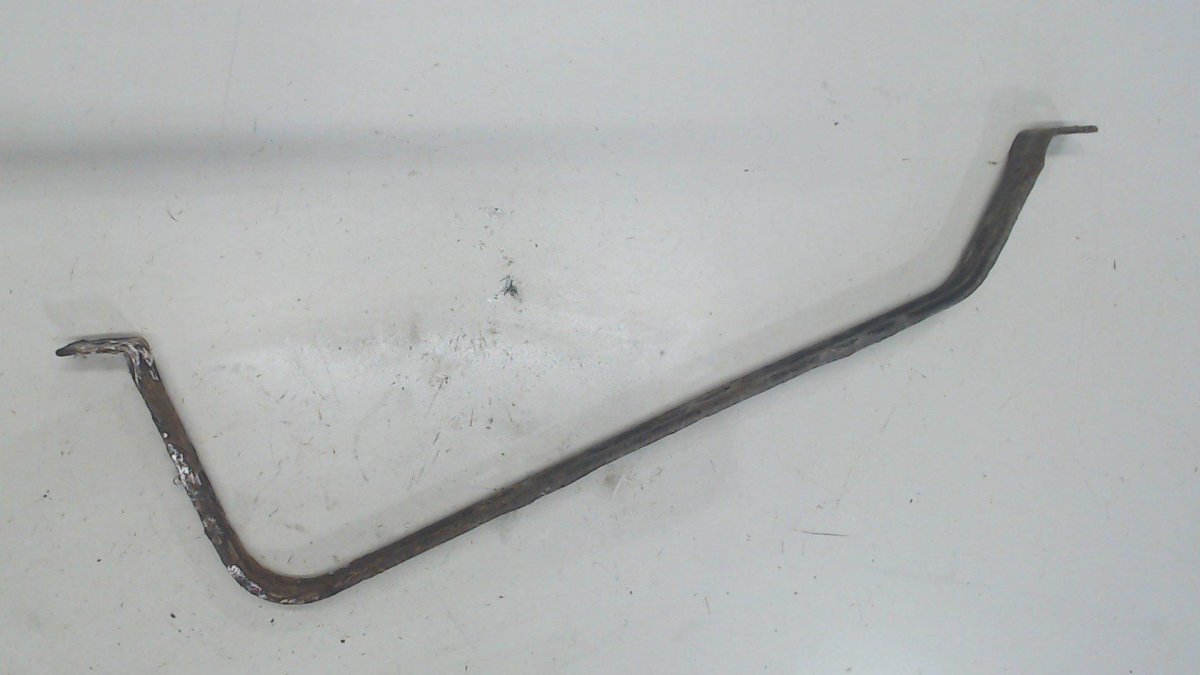 Кронштейн крепления топливного бака ГАЗ 1998 года артикул=л