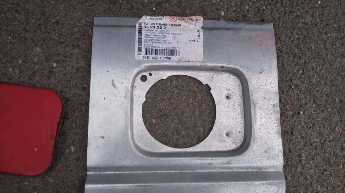Крепление бензобака гольф 2