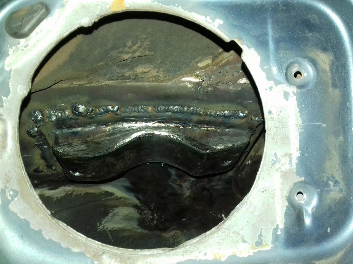 Горловина бензобака Passat b3