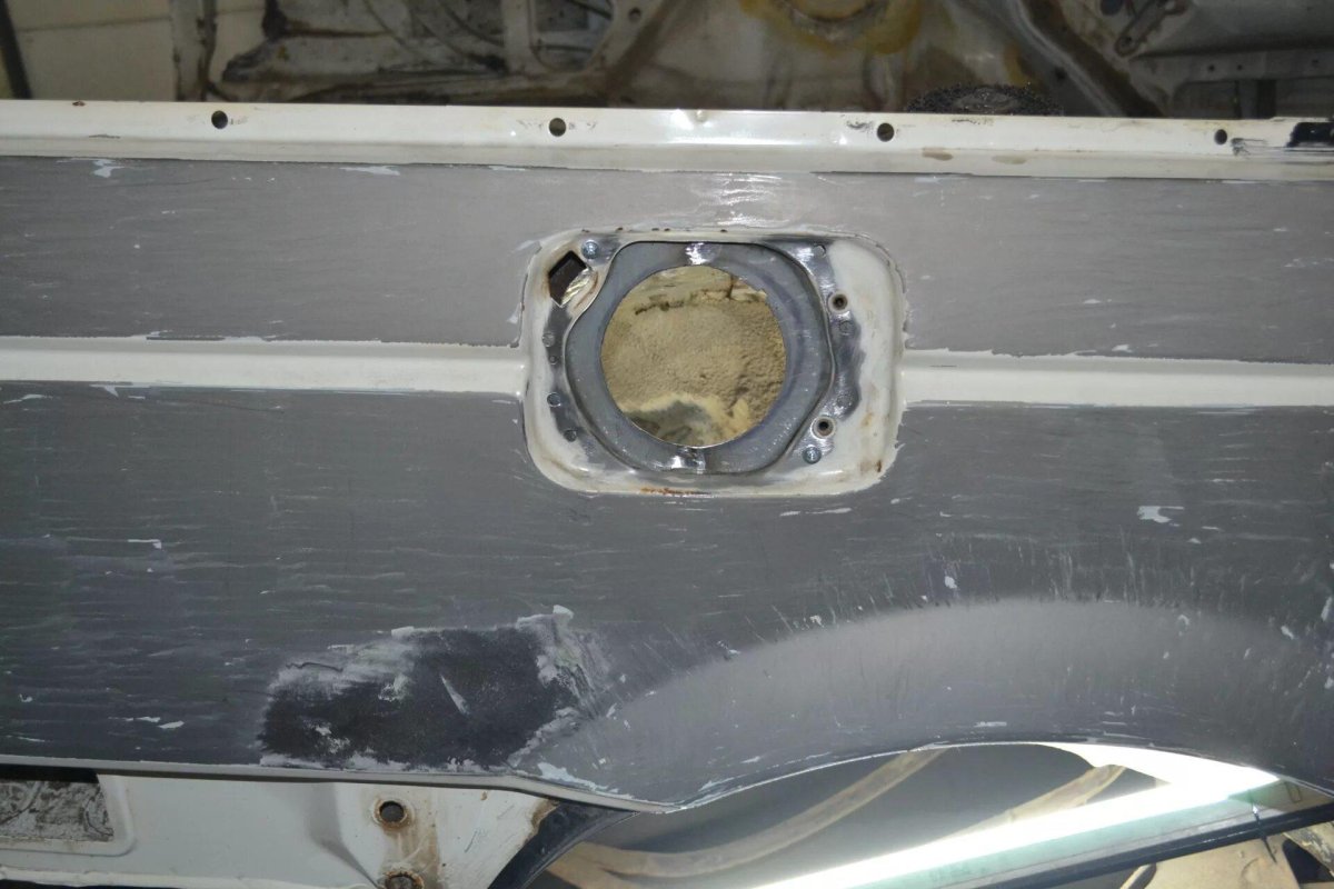 Горловина бензобака Пассат б3