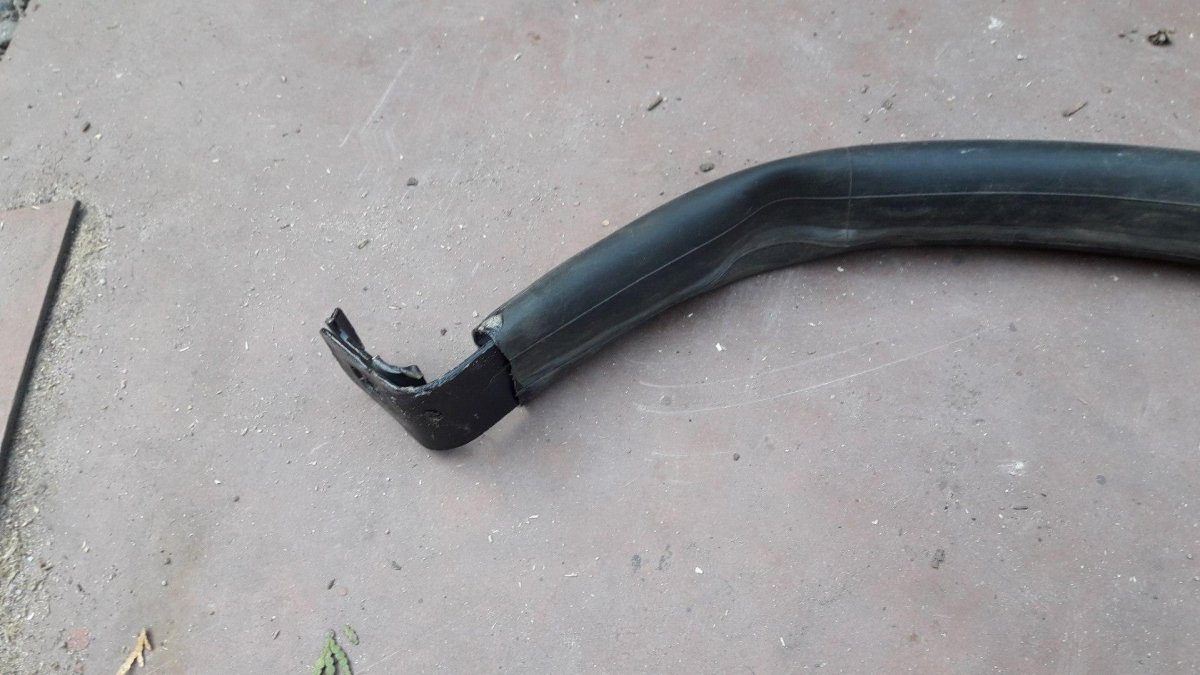 Крепление топливного бака Пассат б3 универсал