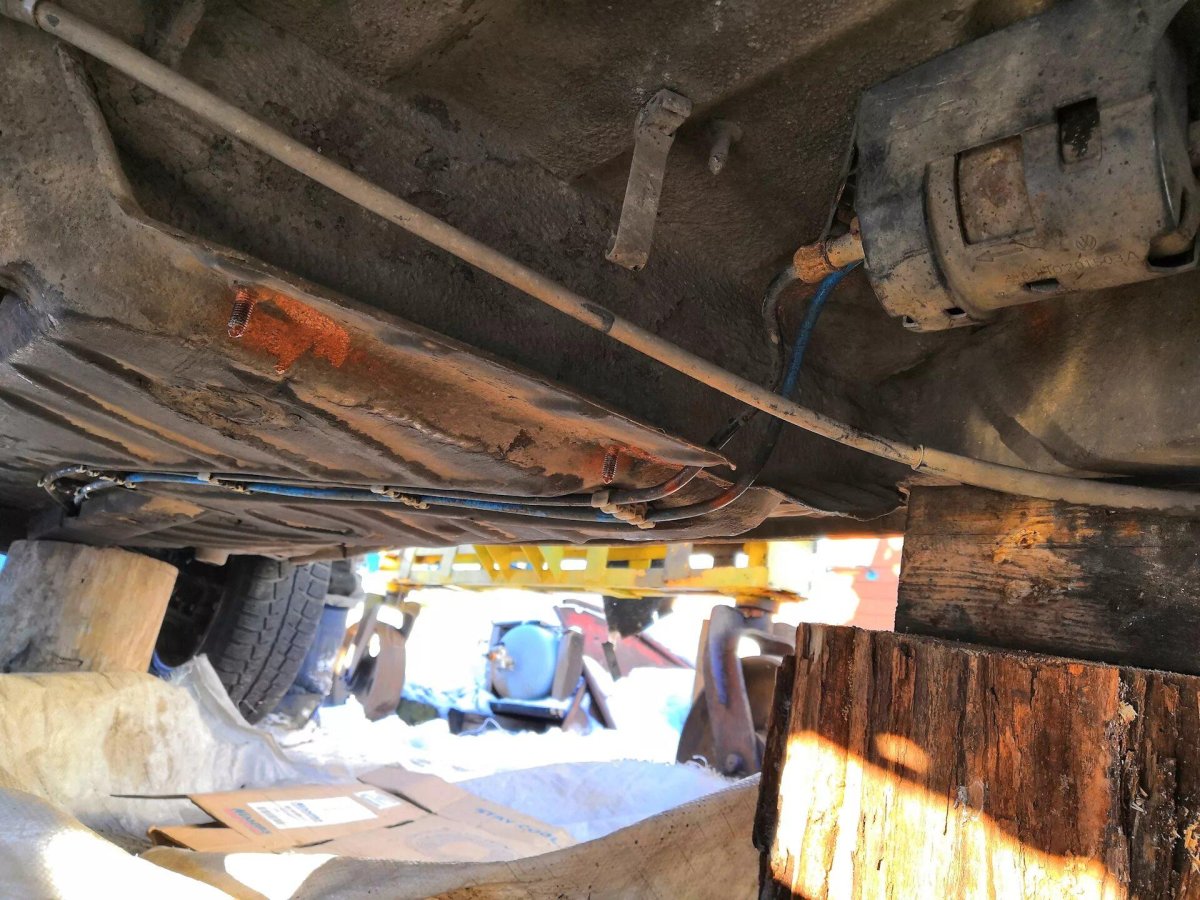 Бензобак Пассат б3