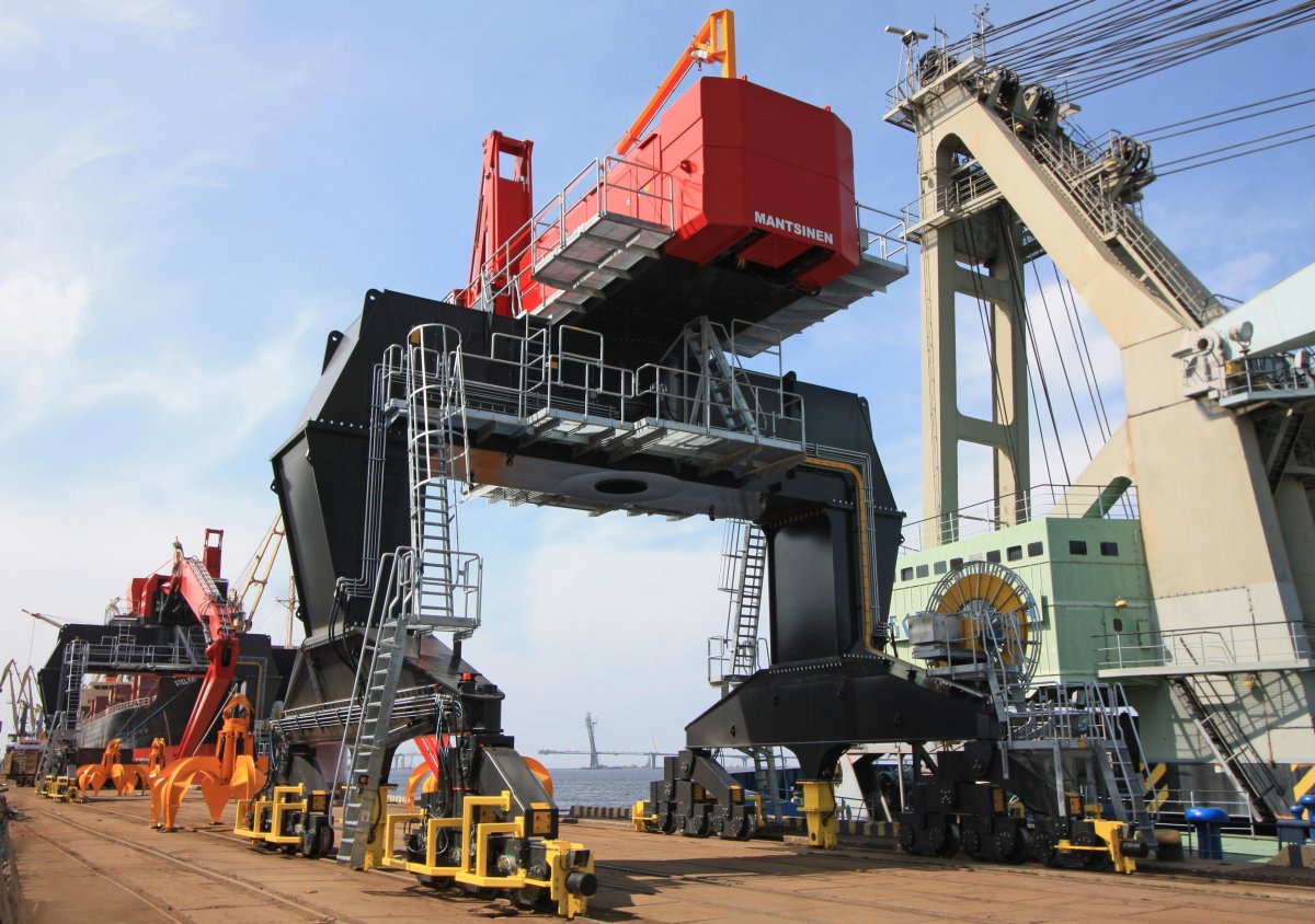 Портовый перегружатель Mantsinen