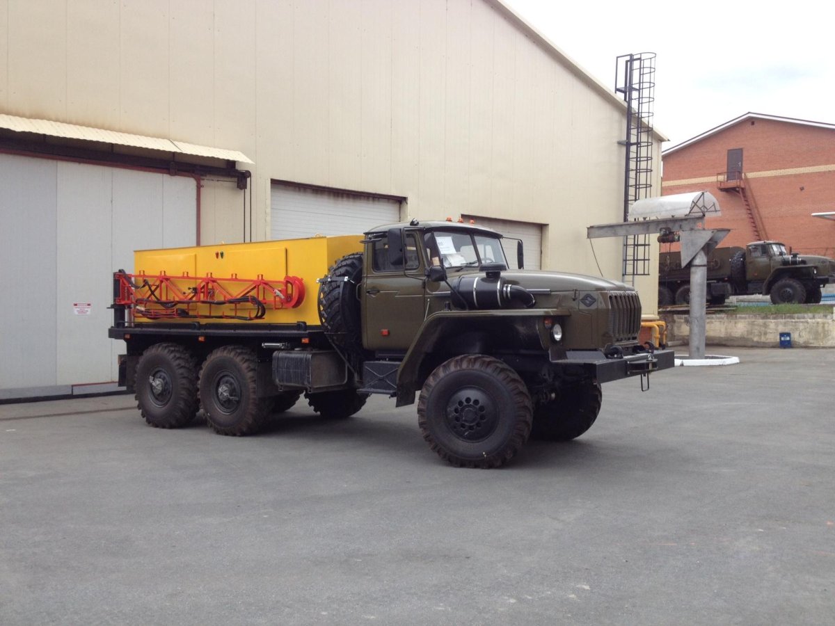 Урал 4320 бортовой