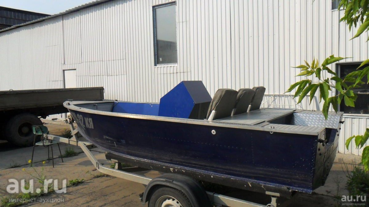 Моторная лодка Серебрянка-3