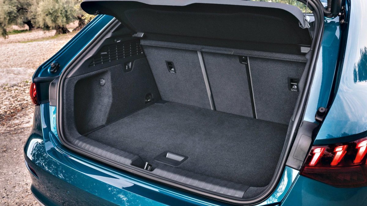 Audi a3 Sportback багажник