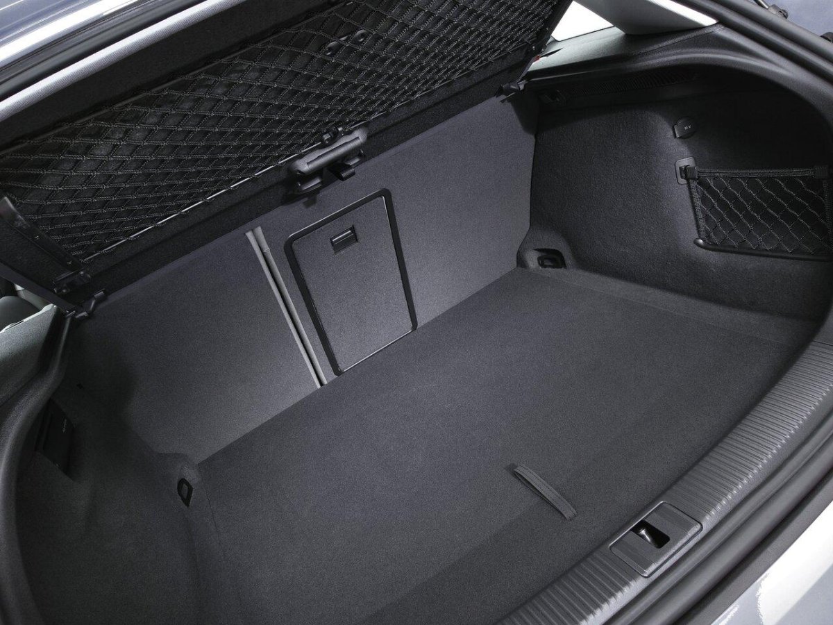 Audi a3 Sportback багажник