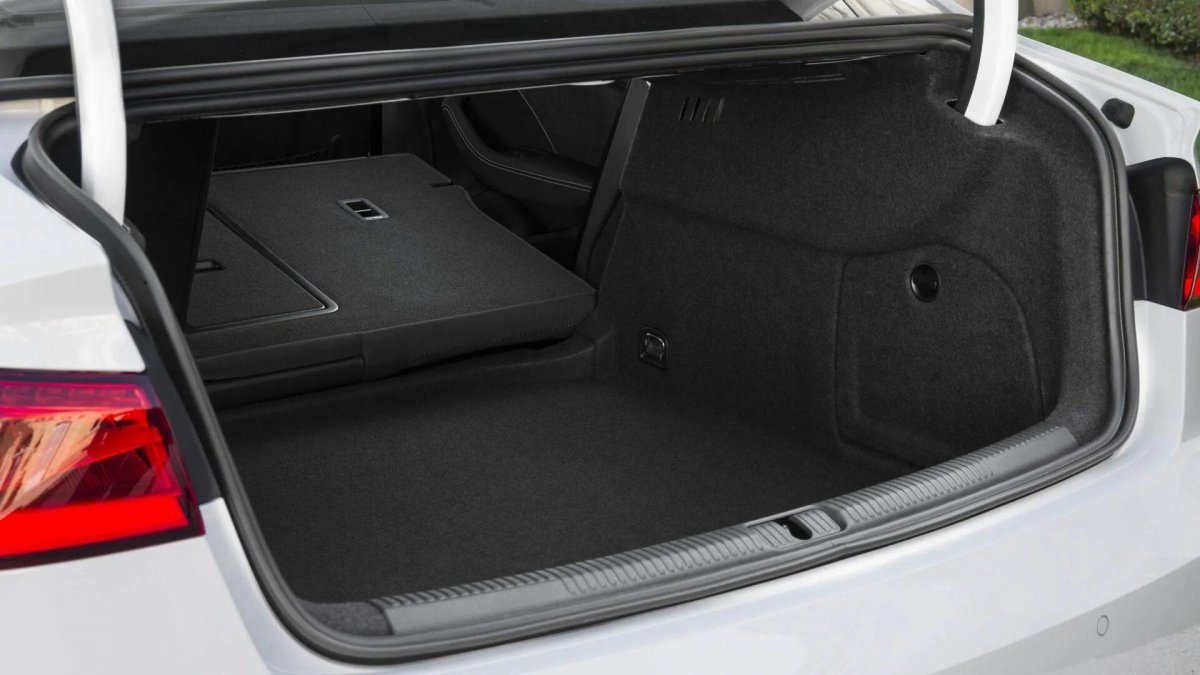 Audi a3 седан багажник