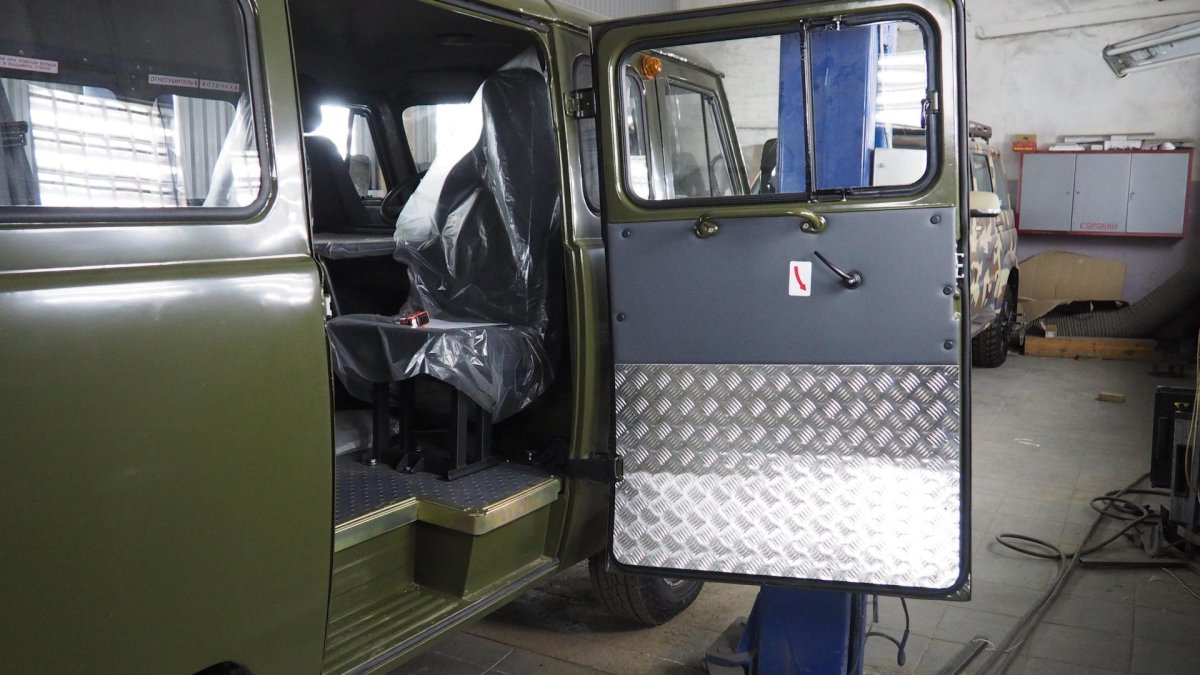 УАЗ 3909 боковая дверь