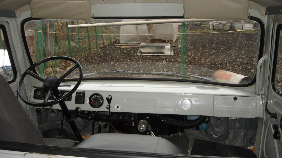 УАЗ 3909 салон кабина