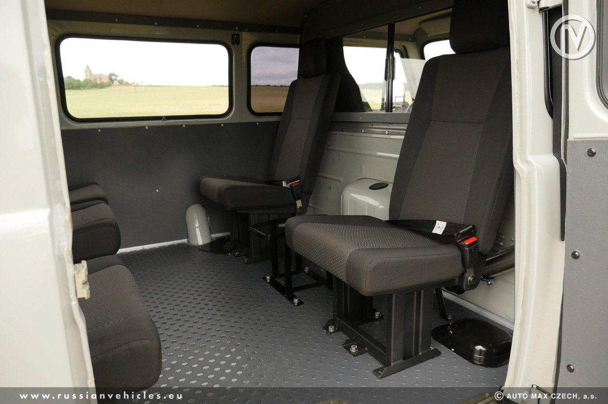 УАЗ 220695 салон