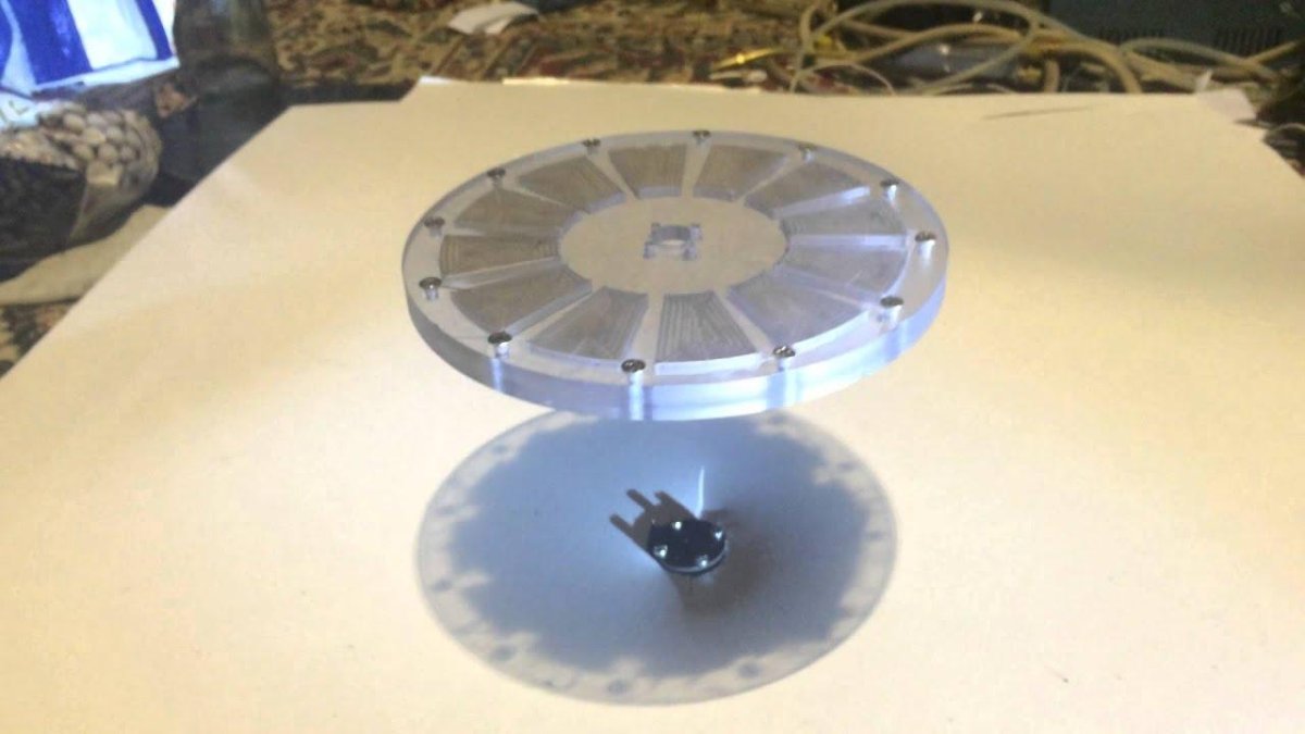 Магнитный левитатор