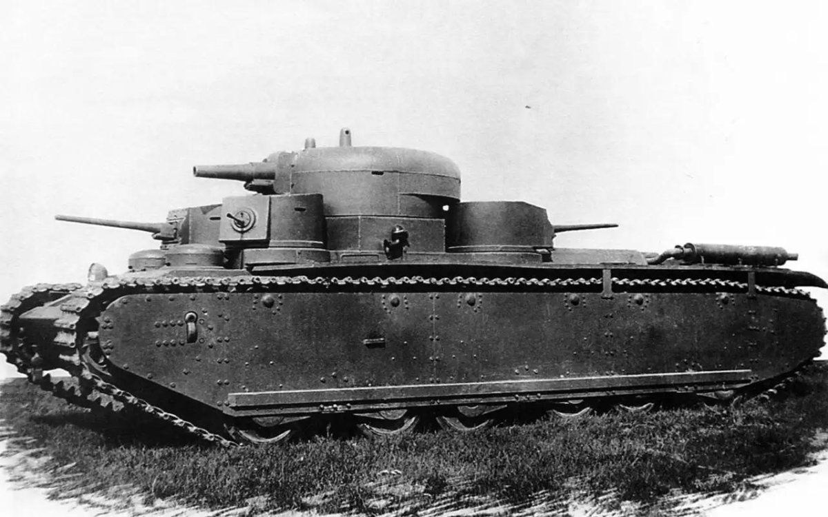 Советский тяжелый танк т-35