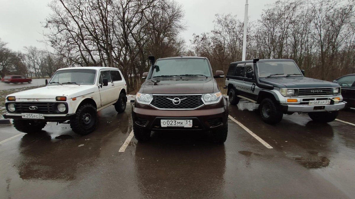 УАЗ Патриот vs TLC 105