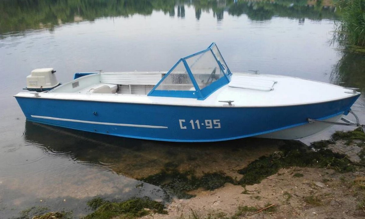 Моторная лодка Прогресс 2м