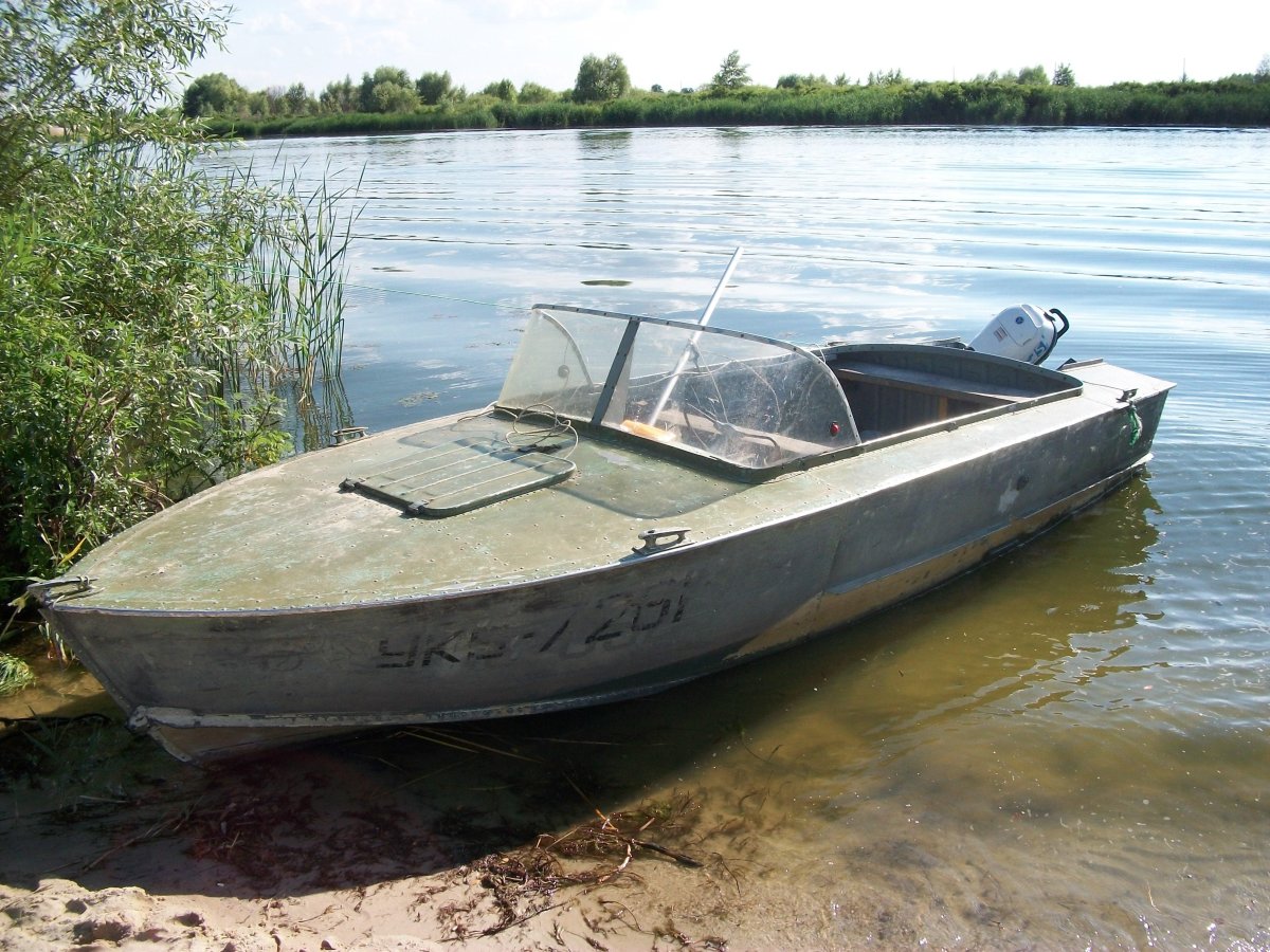 Моторная лодка Прогресс 2