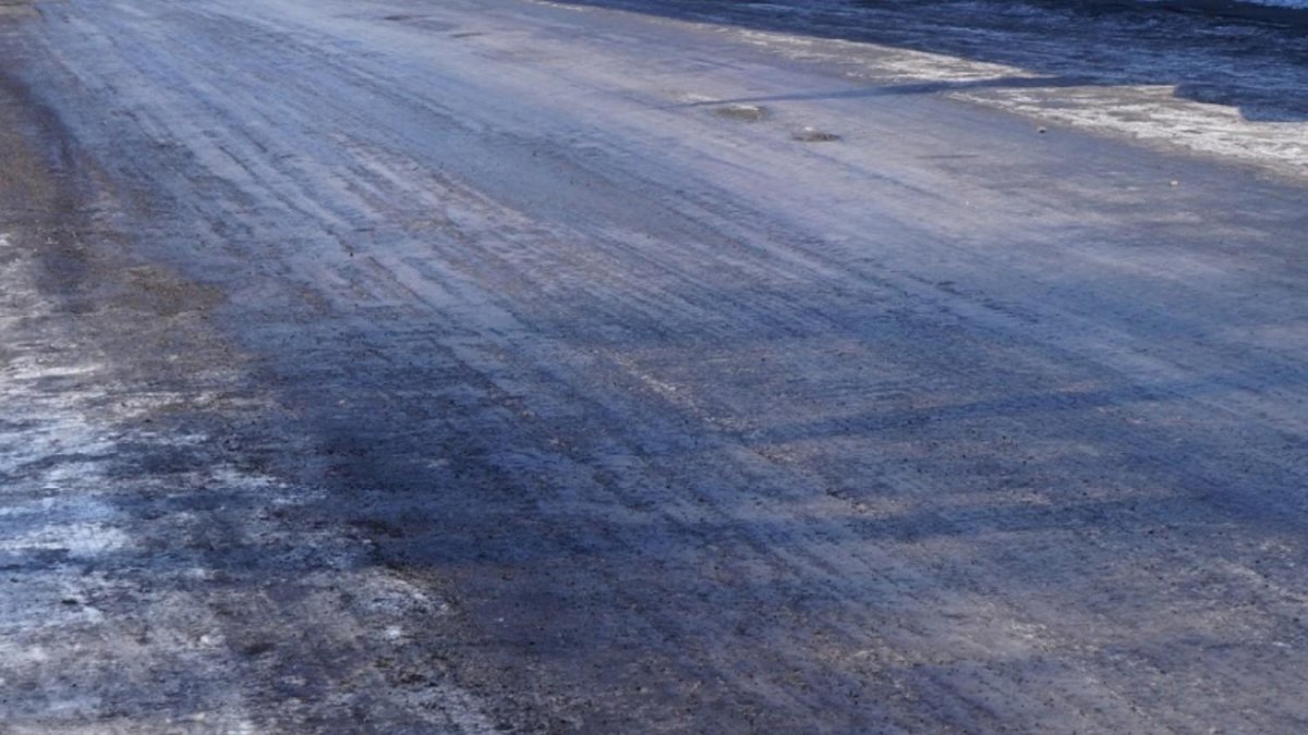 Наледь на дороге