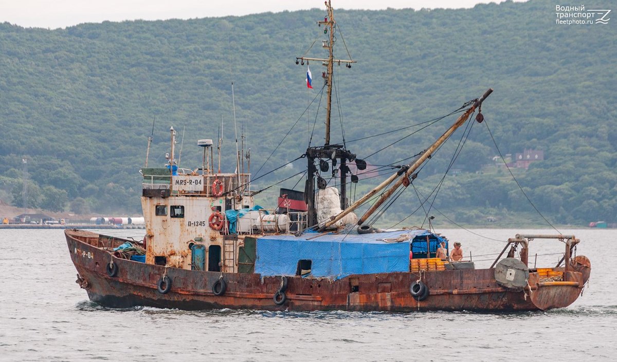 Малый рыболовный сейнер-траулер (МРС-150)