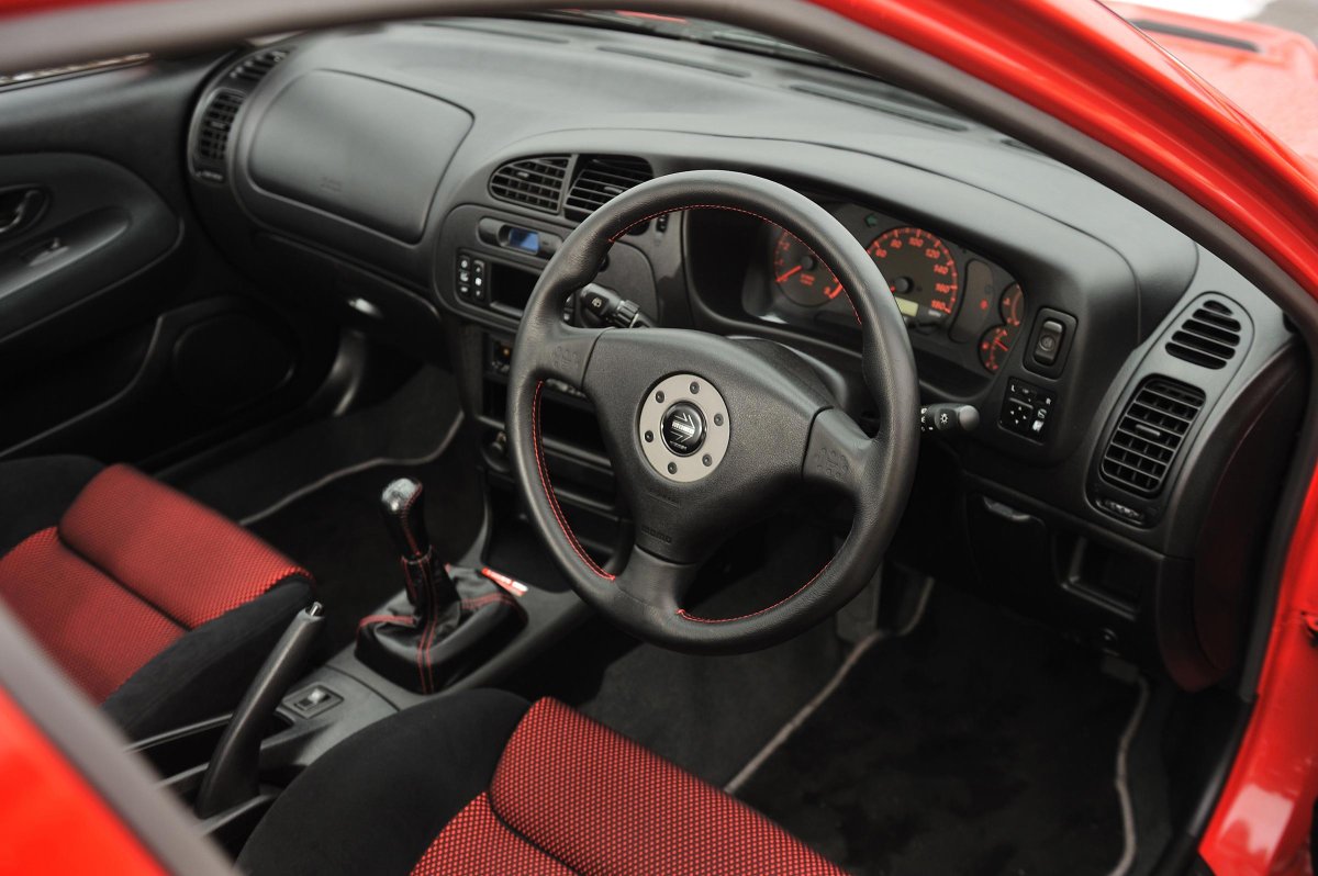 Mitsubishi Lancer Evolution 1 салон