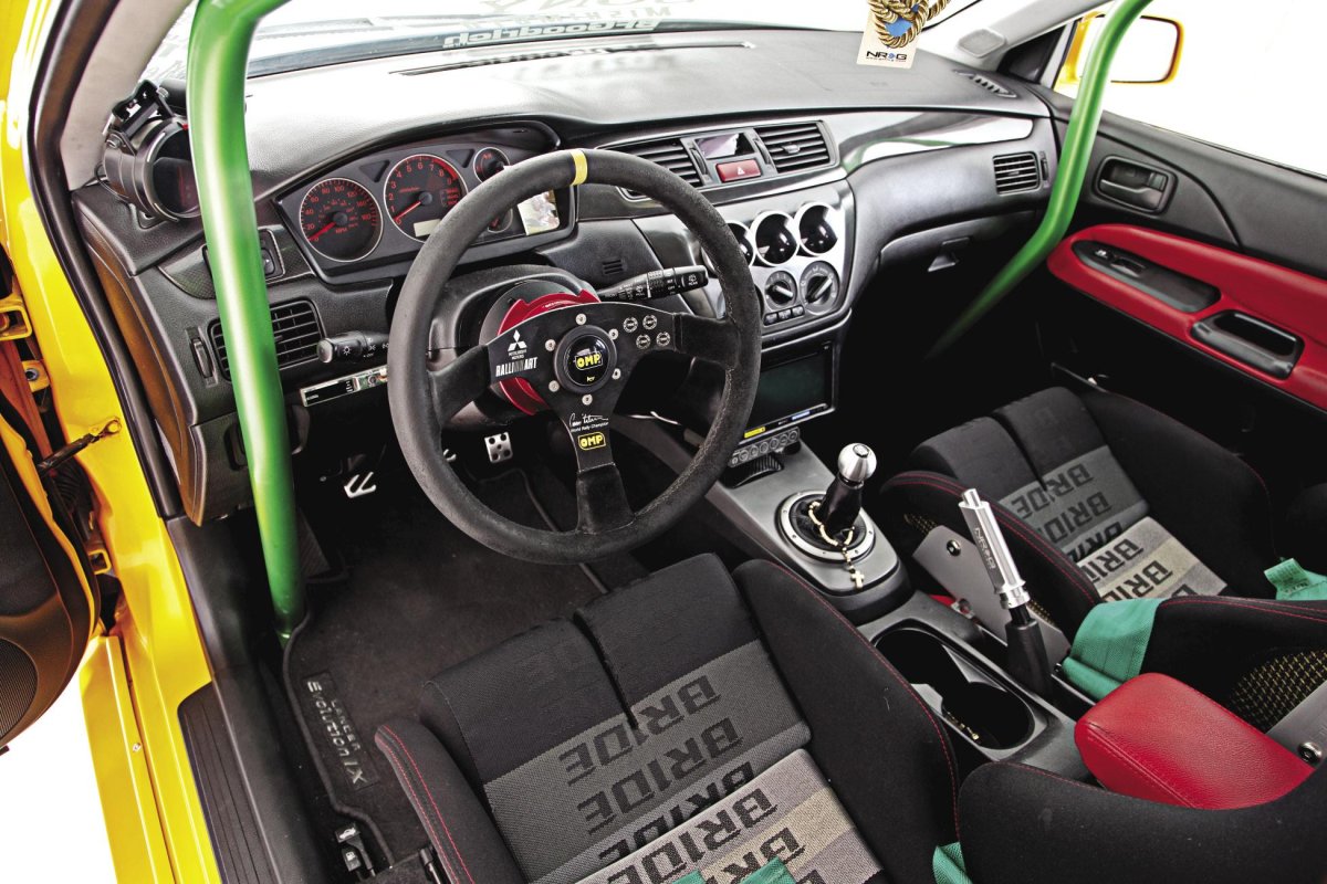 Lancer Evolution 9 Interior