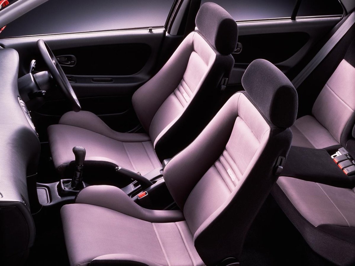 Mitsubishi Lancer Evolution 1 салон