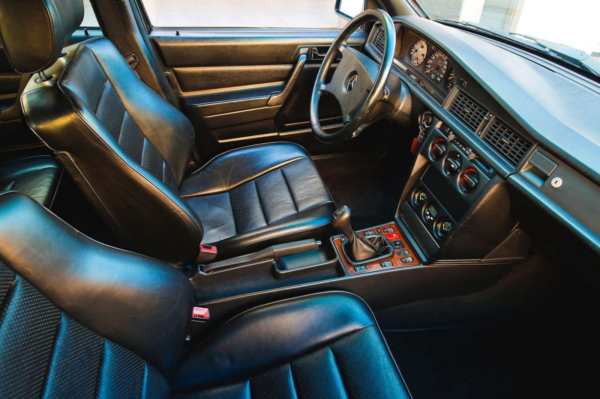 Mercedes 190e салон