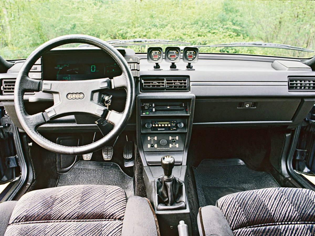 Audi 80 Coupe quattro салон