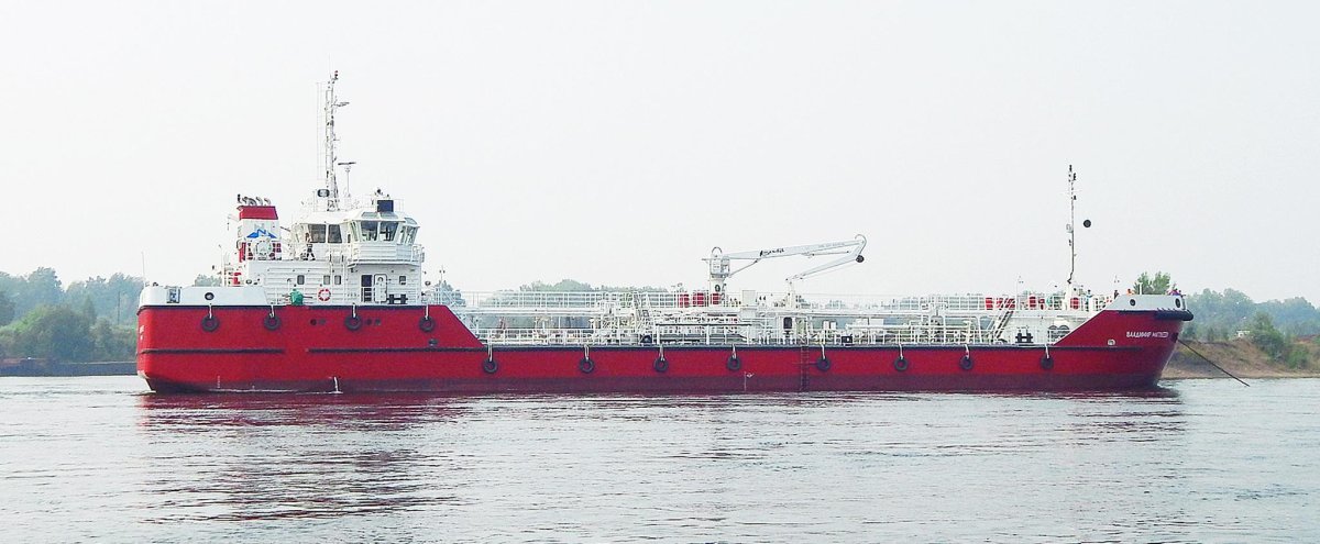 Бункеровщик Владимир Матвеев