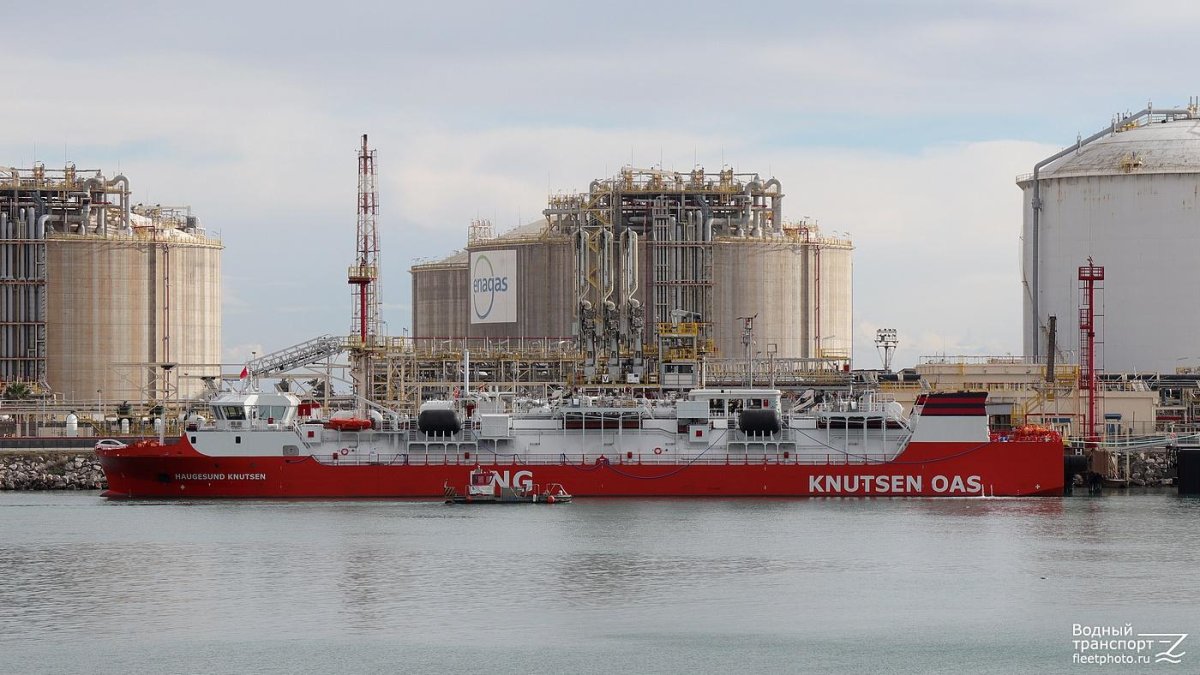 Танкер сухогруз