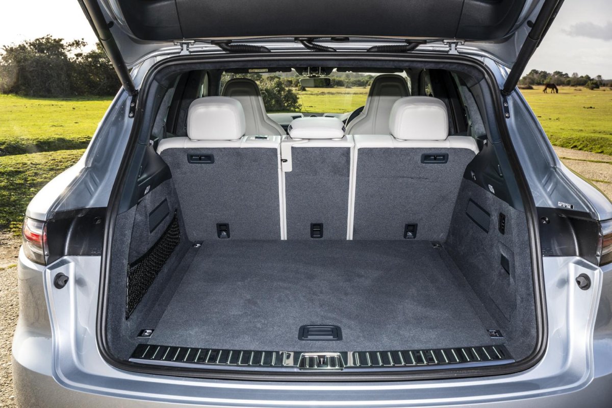 Порше Кайен багажник