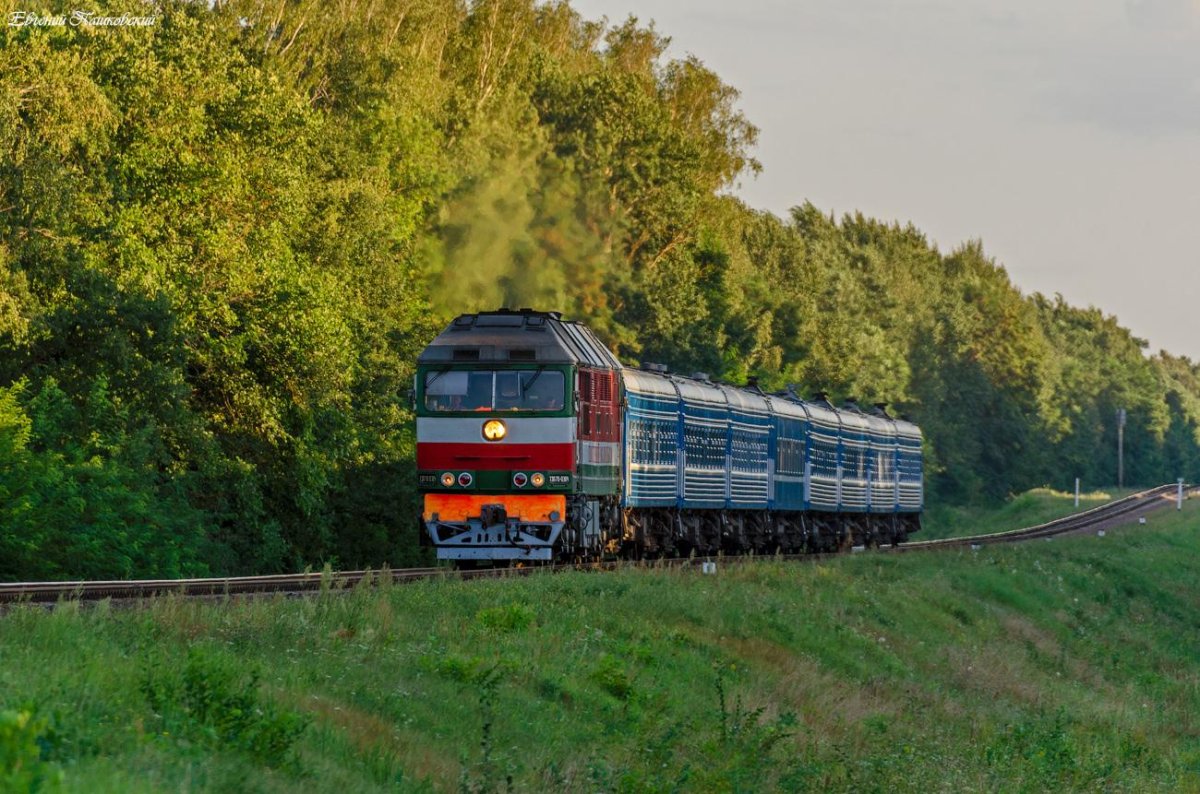 Локомотив поезд