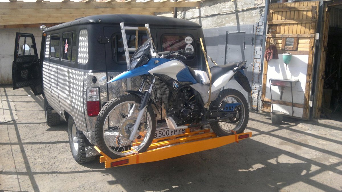 Кронштейн для мотоцикла на УАЗ Буханка