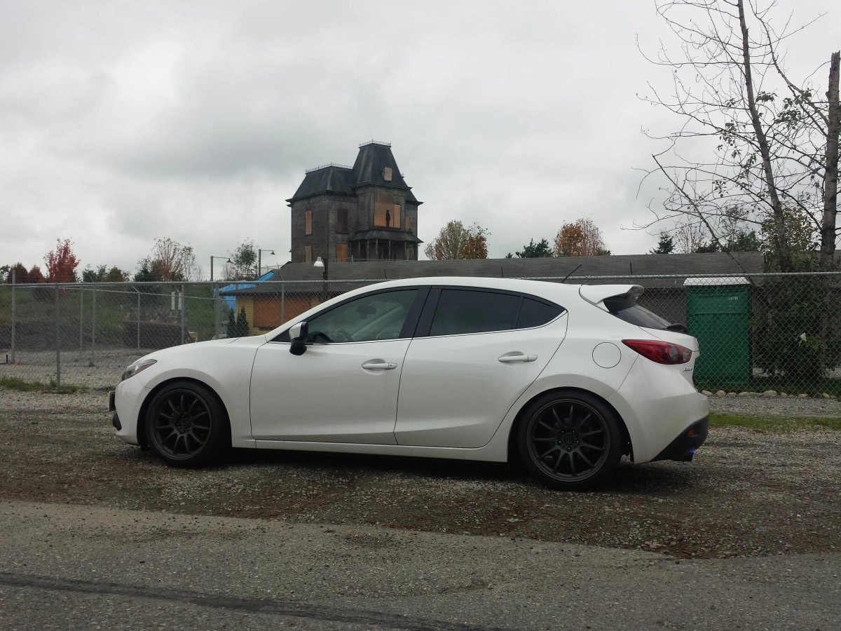 Мазда 3 2014 хэтчбек белый