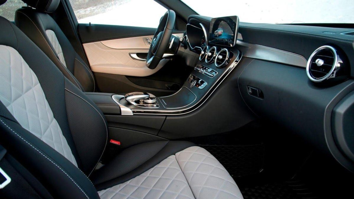 Mercedes Benz c class 2021 Interior