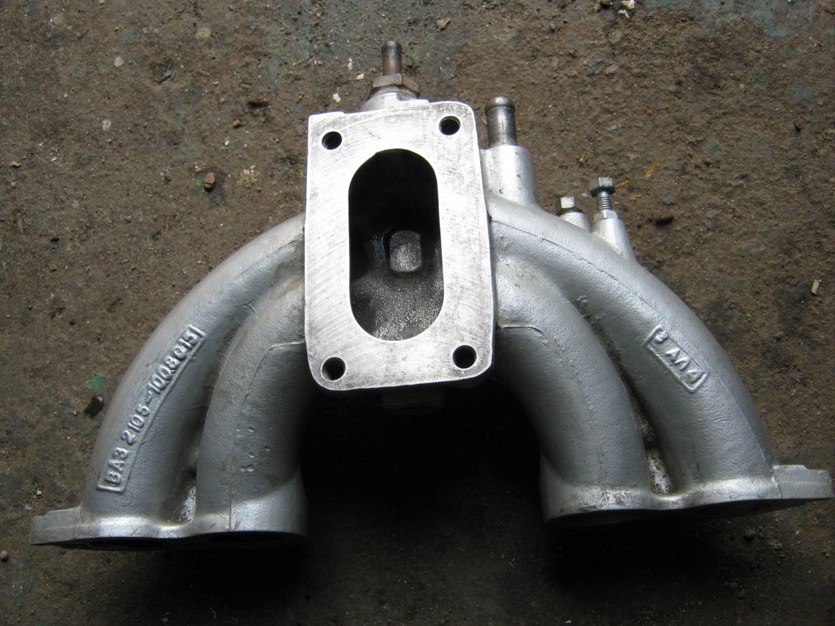 Впускной коллектор 2106