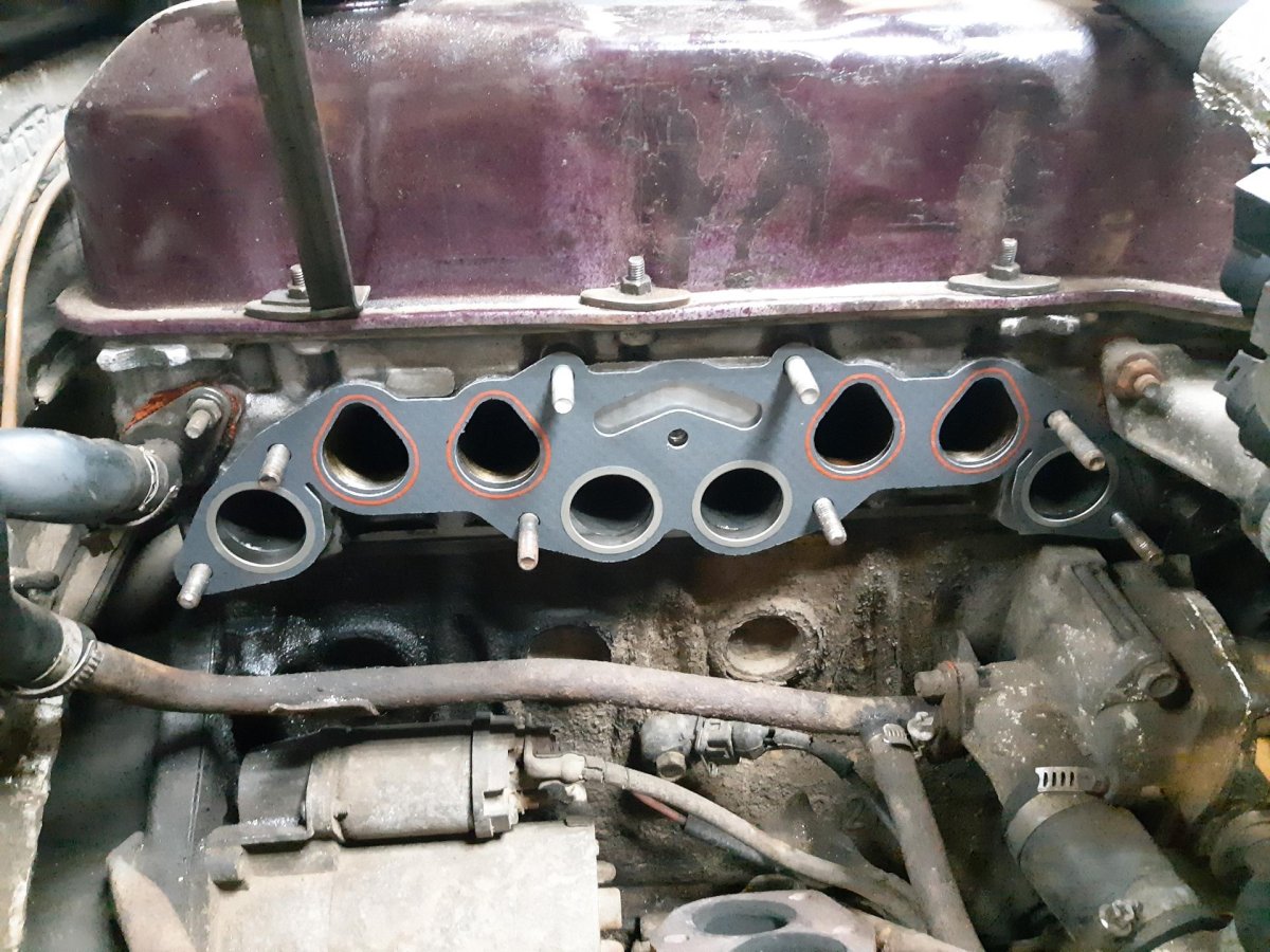 Впускной коллектор 2114