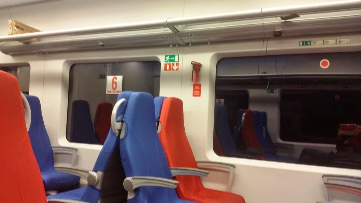 Поезд 725 Ласточка