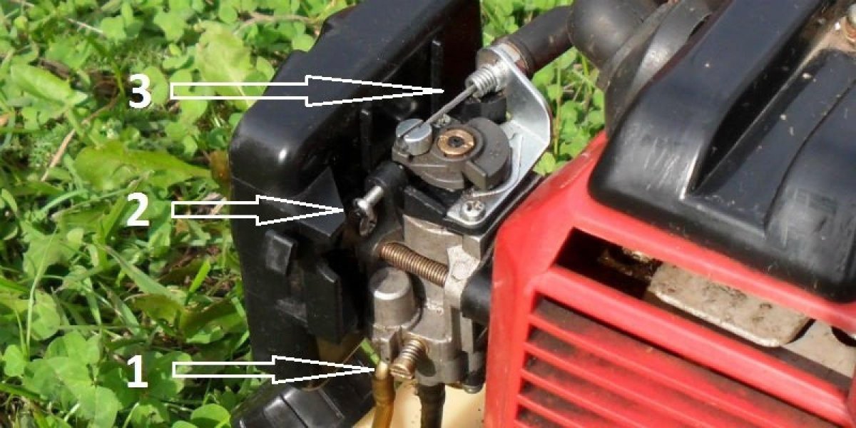 Регулировочные винты карбюратора бензокосы