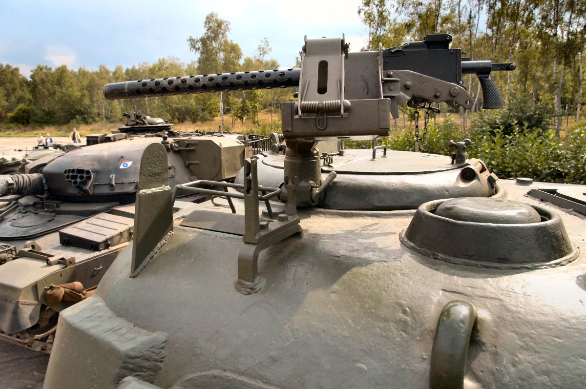 М2 Браунинг пулемет на танке
